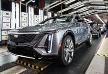 Por bajas ventas, General Motors está recortando la producción en una de sus fábricas de vehículos eléctricos